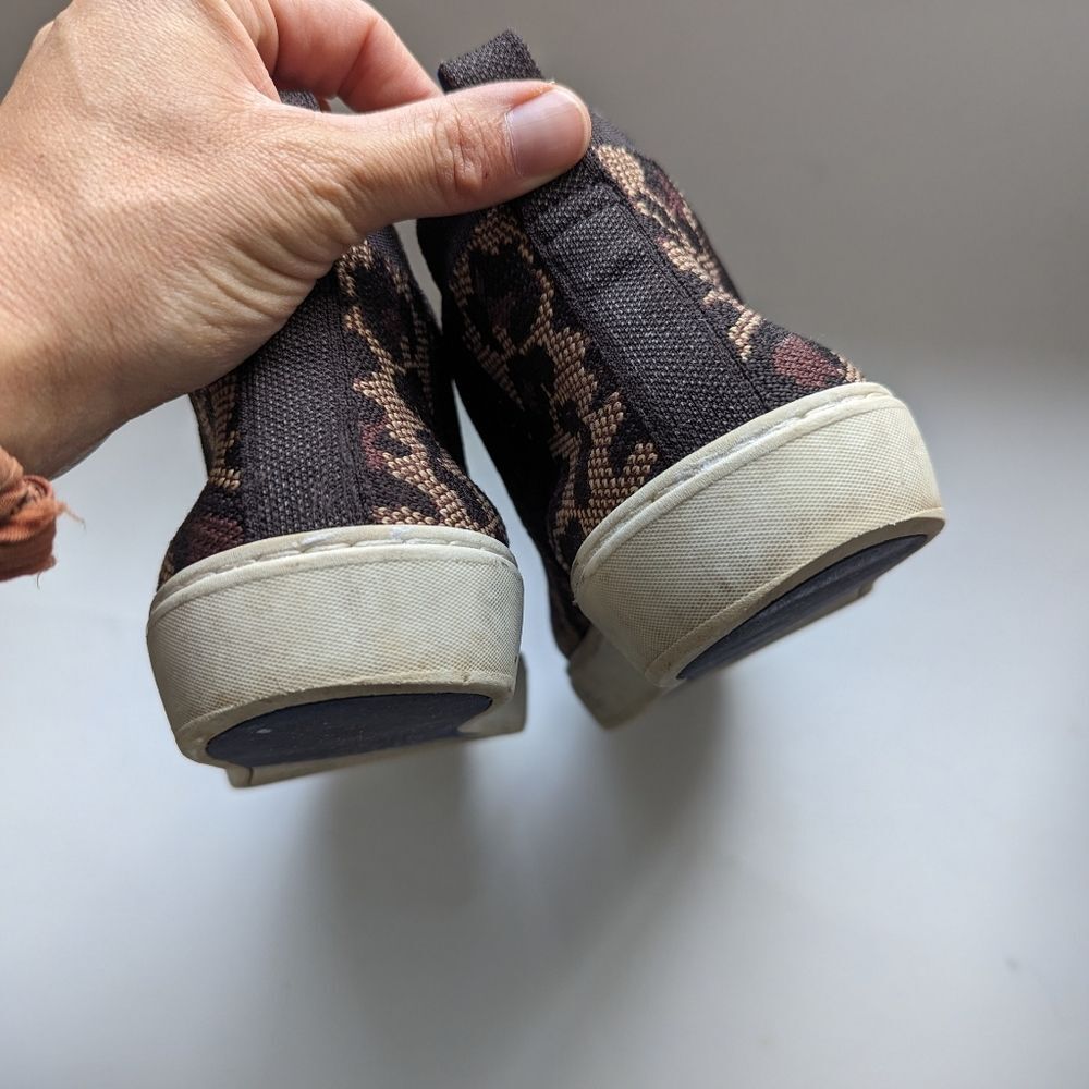 Rothy's Discontinued The Chelsea in Wildcat Leopard Print - Picture 12 of 12